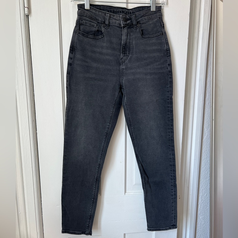 American Eagle Outfitters Stretch Mom Jean in Black